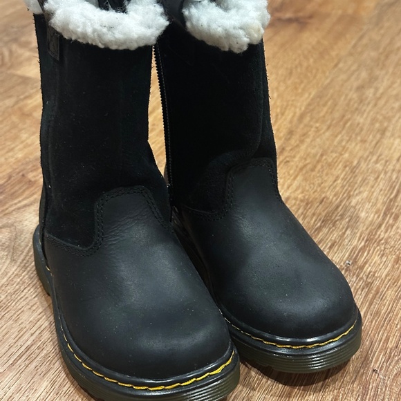 Girls Dr Martens Juney boots - Picture 6 of 8